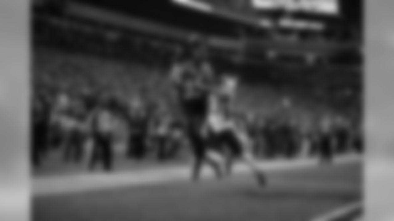 A 2018 Regular Season game between the Pittsburgh Steelers and the New England Patriots on December 16, 2018.