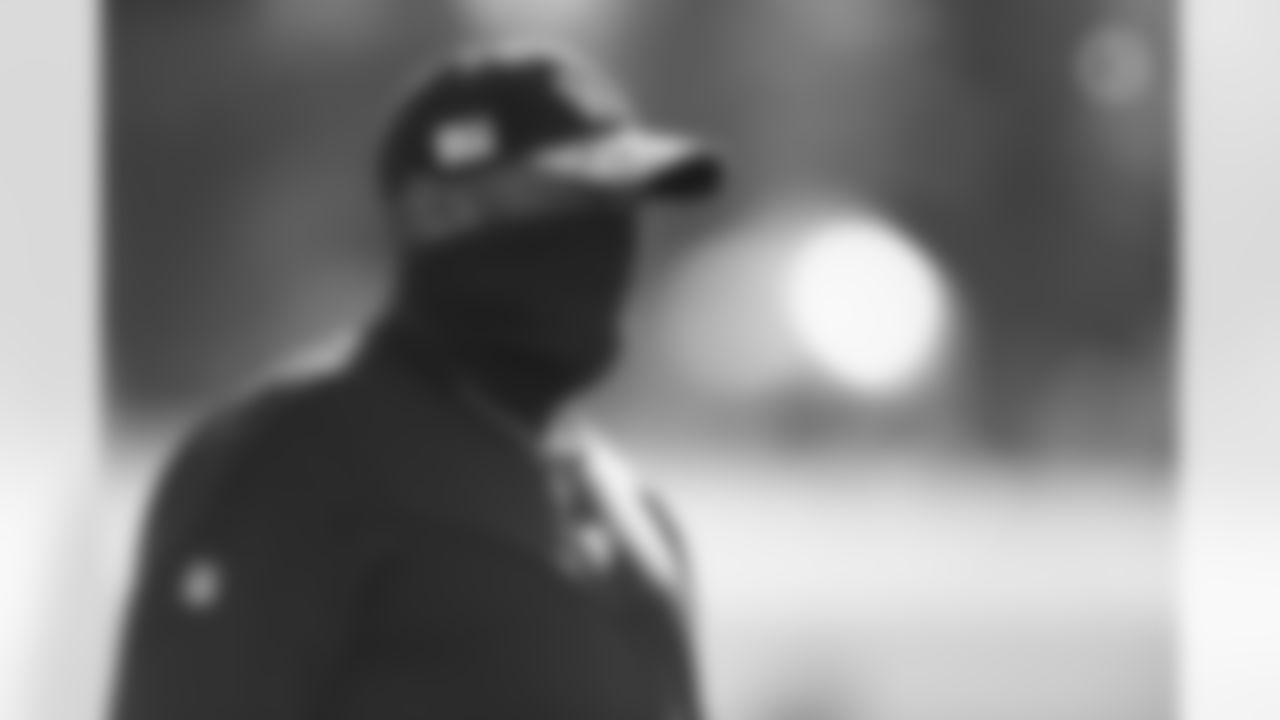 Pittsburgh Steelers Head Coach Mike Tomlin during practice at the UPMC Rooney Sports Complex preparing for a Week 18 matchup against the Baltimore Ravens, Wednesday, Jan. 5, 2022 in Pittsburgh, PA. (Karl Roser / Pittsburgh Steelers)