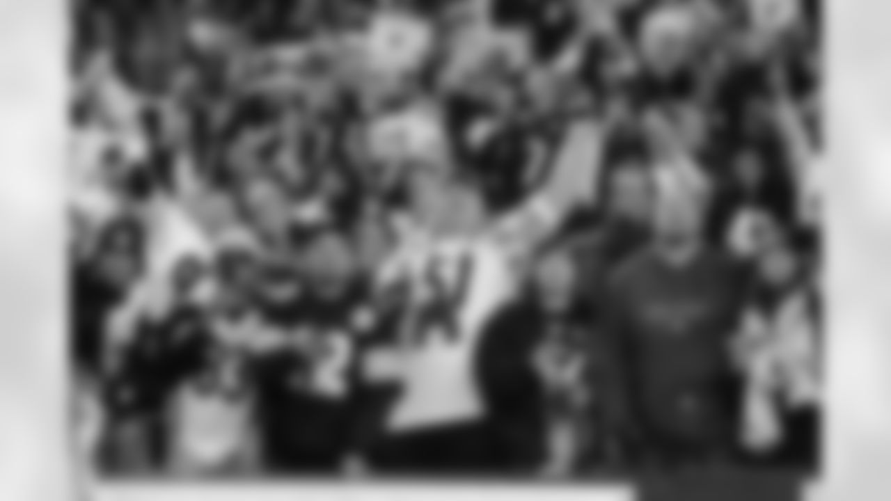 09_DEN_Fan12