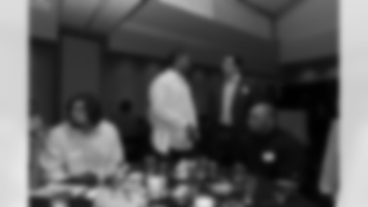 2010SteelersRookie_Dinner