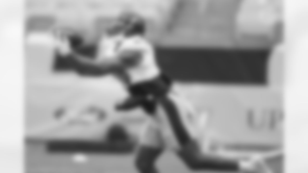 Pittsburgh Steelers wide receiver JuJu Smith-Schuster (19) trains at Heinz Field during the 2021 Steelers Camp, Tuesday, Aug. 17, 2021 in Pittsburgh, PA. (Karl Roser / Pittsburgh Steelers)