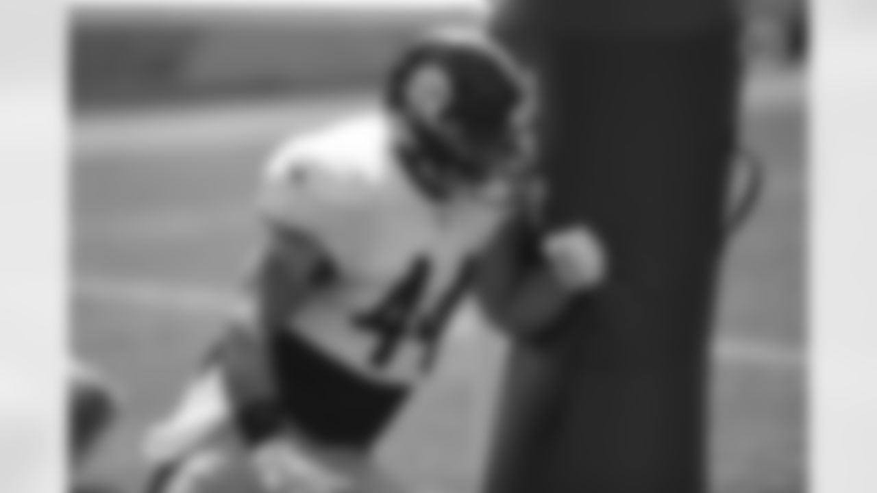 Pittsburgh Steelers fullback Derek Watt (44) trains at Heinz Field during the Steelers 2020 Training Camp, Sunday, Aug. 21, 2022 in Pittsburgh, PA. (Caitlyn Epes / Pittsburgh Steelers)