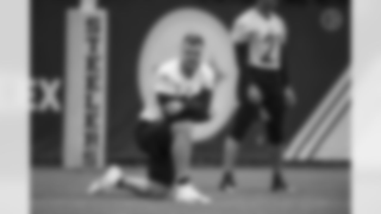 Pittsburgh Steelers tight end Pat Freiermuth (88) practices at the UPMC Rooney Sports Complex during rookie minicamp, Sunday, May 16, 2021 in Pittsburgh, PA. (Karl Roser / Pittsburgh Steelers)