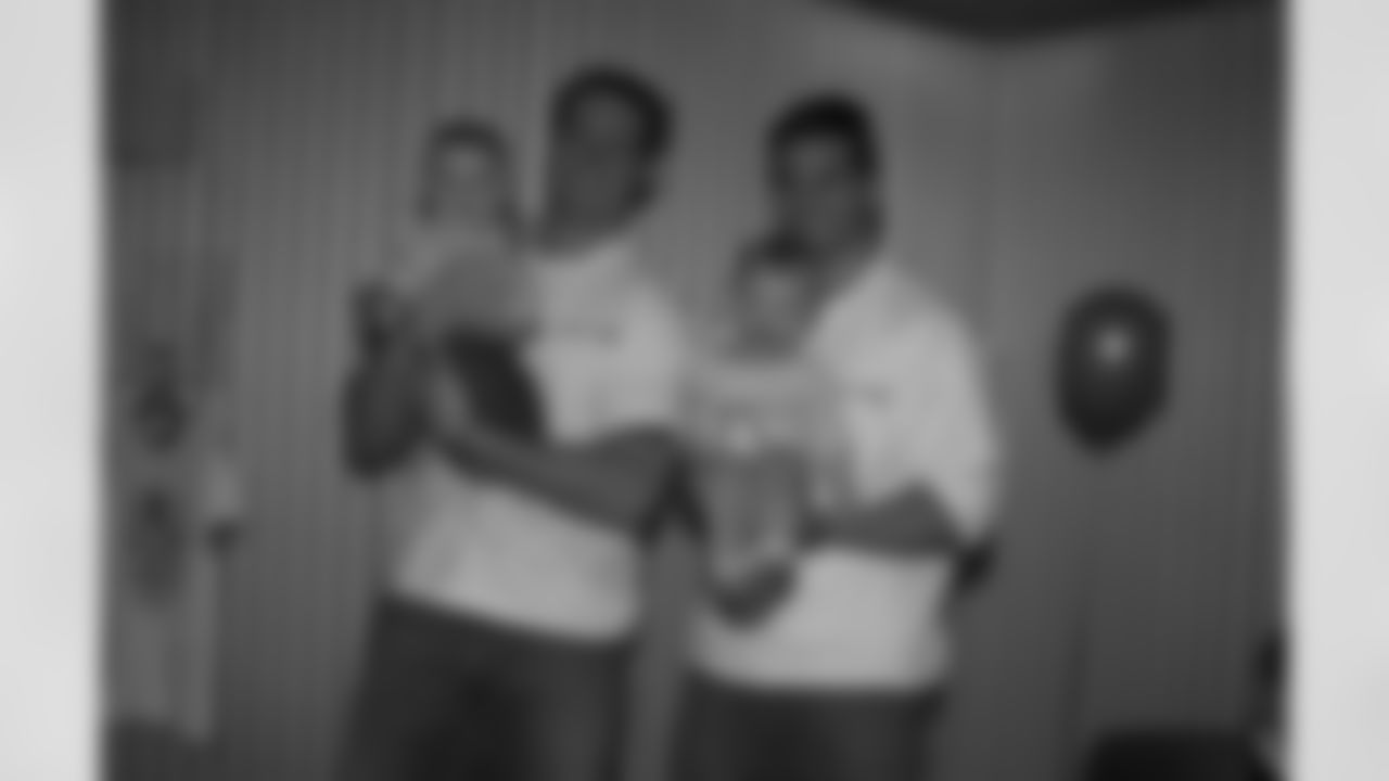 08_BigBrother_Sister_Bowl_07
