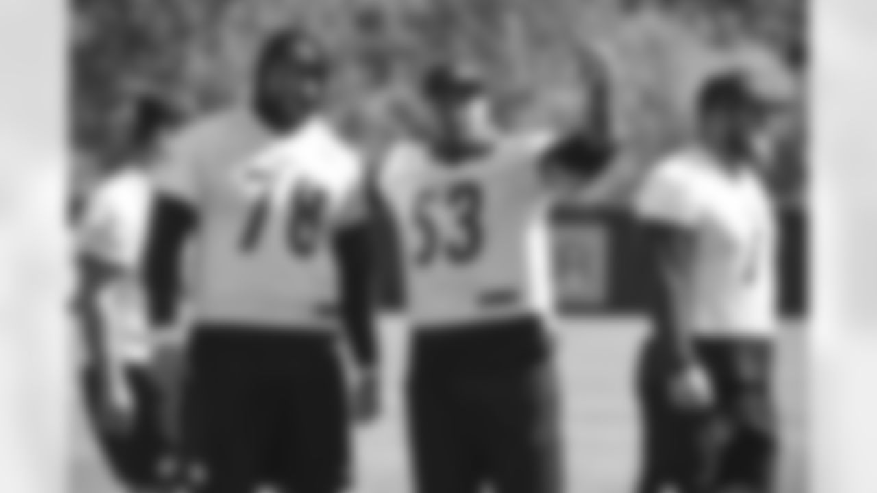 Pittsburgh Steelers offensive tackle Alejandro Villanueva (78) and Pittsburgh Steelers center Maurkice Pouncey (53) practices at the UPMC Rooney Sports Complex during the Week 4 Bye, Thursday, Oct. 1, 2020 in Pittsburgh, PA. (Caitlyn Epes / Pittsburgh Steelers)