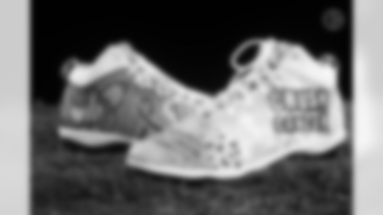 Pittsburgh Steelers defensive tackle Cameron Heyward (97) will showcase his custom cleats supporting brain cancer research through the Southeastern Brain Tumor Foundation and the Heyward House during Week 13. Artist: Cody Sabol (Caitlyn Epes / Pittsburgh Steelers)