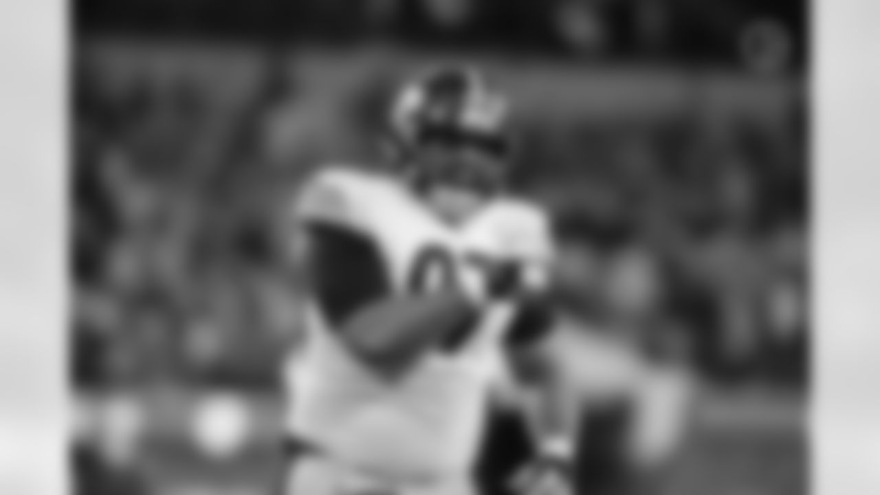 Pittsburgh Steelers defensive tackle Cameron Heyward (97) during a regular season game between the Pittsburgh Steelers and the Los Angeles Chargers, Sunday, Nov. 21, 2021 in Inglewood, CA. The Chargers beat the Steelers 41-37. (Will Navarro / Pittsburgh Steelers)