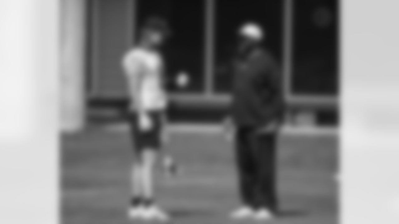 Pittsburgh Steelers quarterback Kenny Pickett (8) and Pittsburgh Steelers head coach Mike Tomlin during practice at the UPMC Rooney Sports Complex preparing for a Week 3 matchup against the Las Vegas Raiders Thursday, Sept. 21, 2023 in Pittsburgh, PA. (Karl Roser / Pittsburgh Steelers)