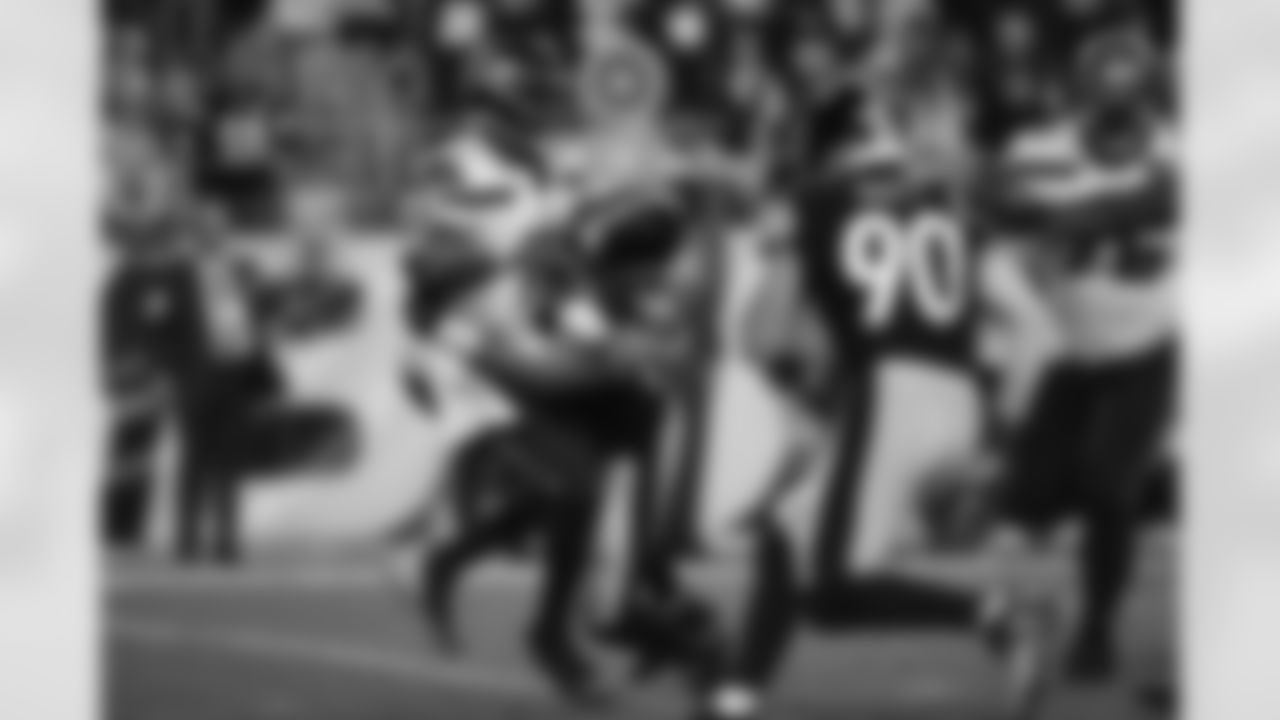 Pittsburgh Steelers linebacker Alex Highsmith (56) and Pittsburgh Steelers linebacker T.J. Watt (90) during a regular season game between the Pittsburgh Steelers and the Seattle Seahawks, Sunday, Oct. 17, 2021 in Pittsburgh, PA. (Caitlyn Epes / Pittsburgh Steelers)