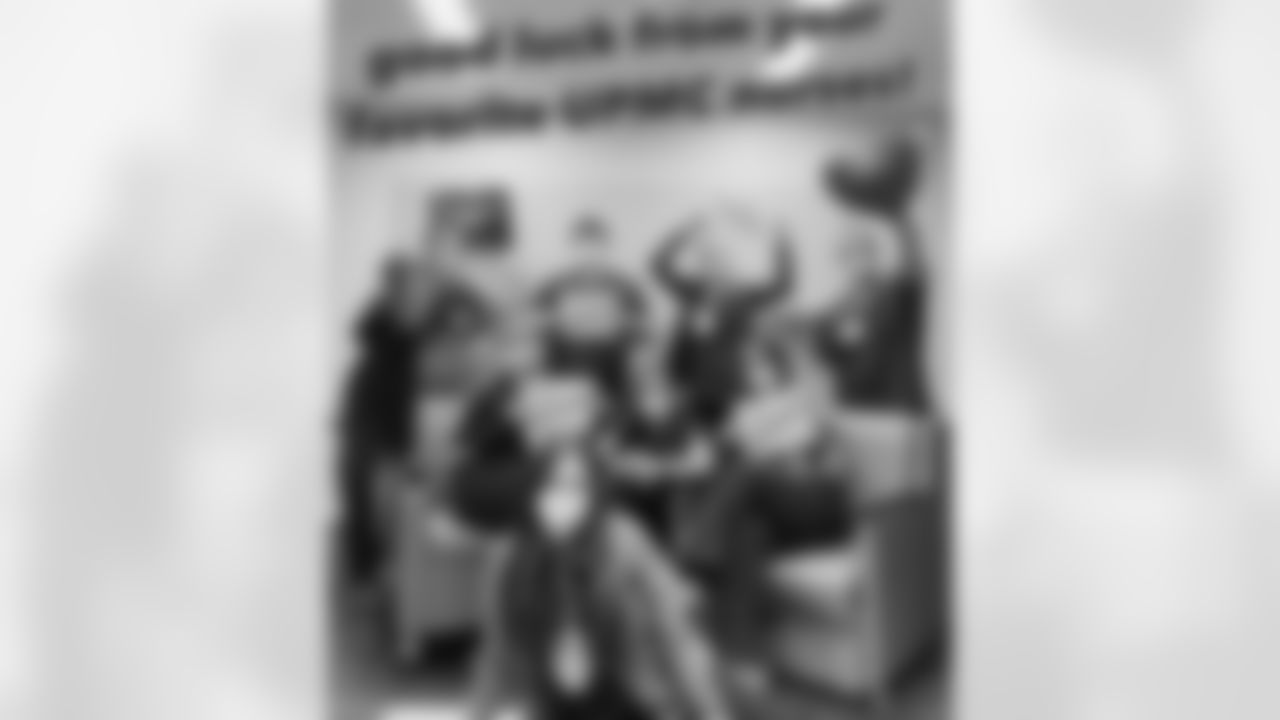 SNUTraditions_HereWeGoSigns_Jan122022650PM_Bell_Megan_97494590_906B90092F2F4251AE34A420A4B3AF41.jpeg_97494590_906B90092F2F4251AE34A420A4B3AF41
