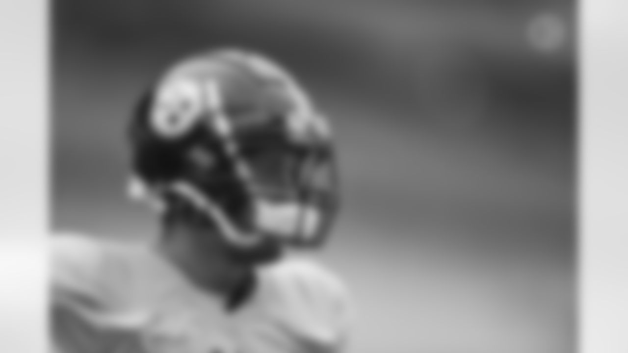 Pittsburgh Steelers linebacker Joe Schobert (45) trains at Heinz Field during the 2021 Steelers Camp, Tuesday, Aug. 17, 2021 in Pittsburgh, PA. (Karl Roser / Pittsburgh Steelers)