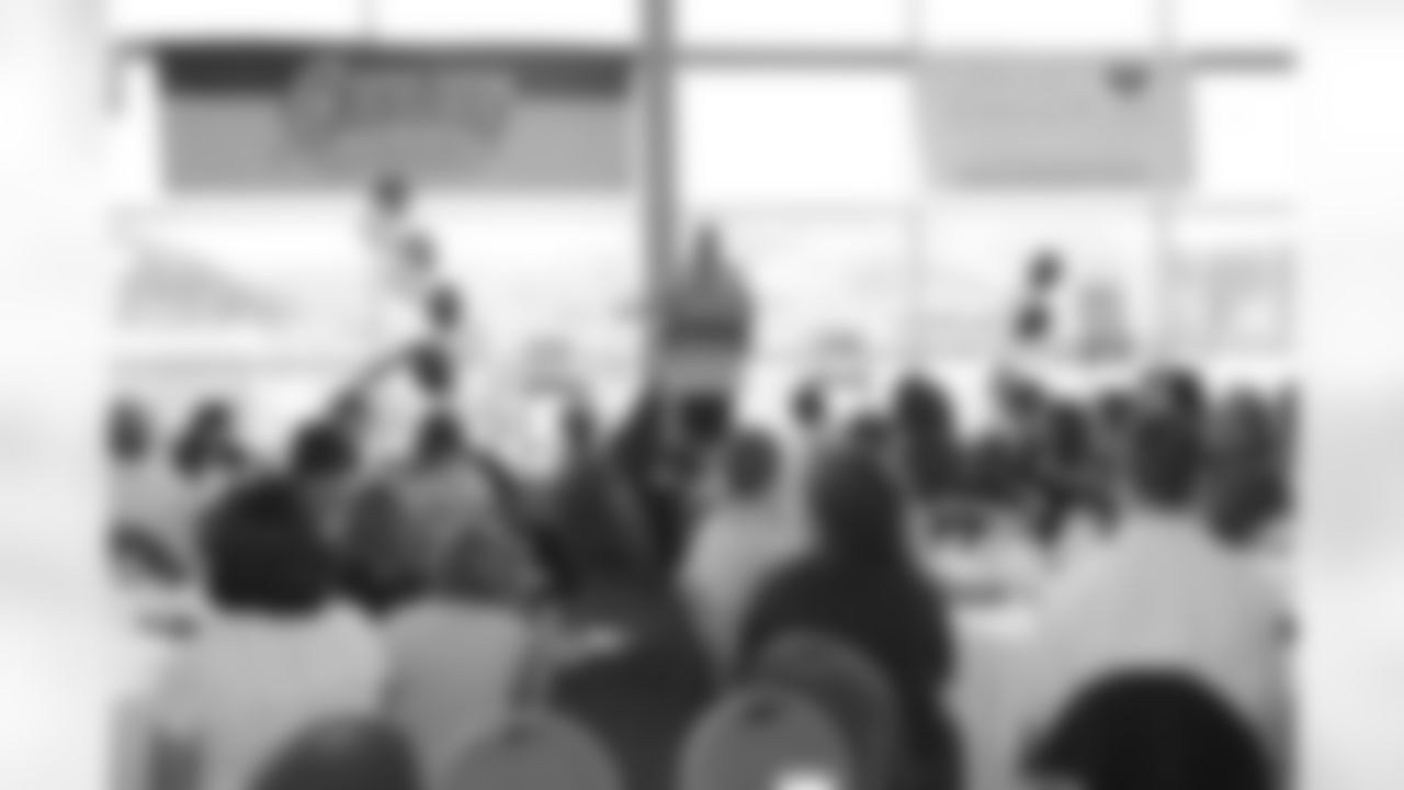 08_CaringTeam_Luncheon_dh_135