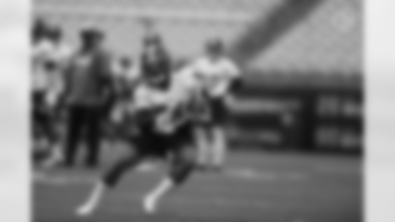 Pittsburgh Steelers running back Anthony McFarland Jr. (26) practices at Heinz Field during the 2021 Minicamp, Tuesday June 15, 2021. (Karl Roser / Pittsburgh Steelers)