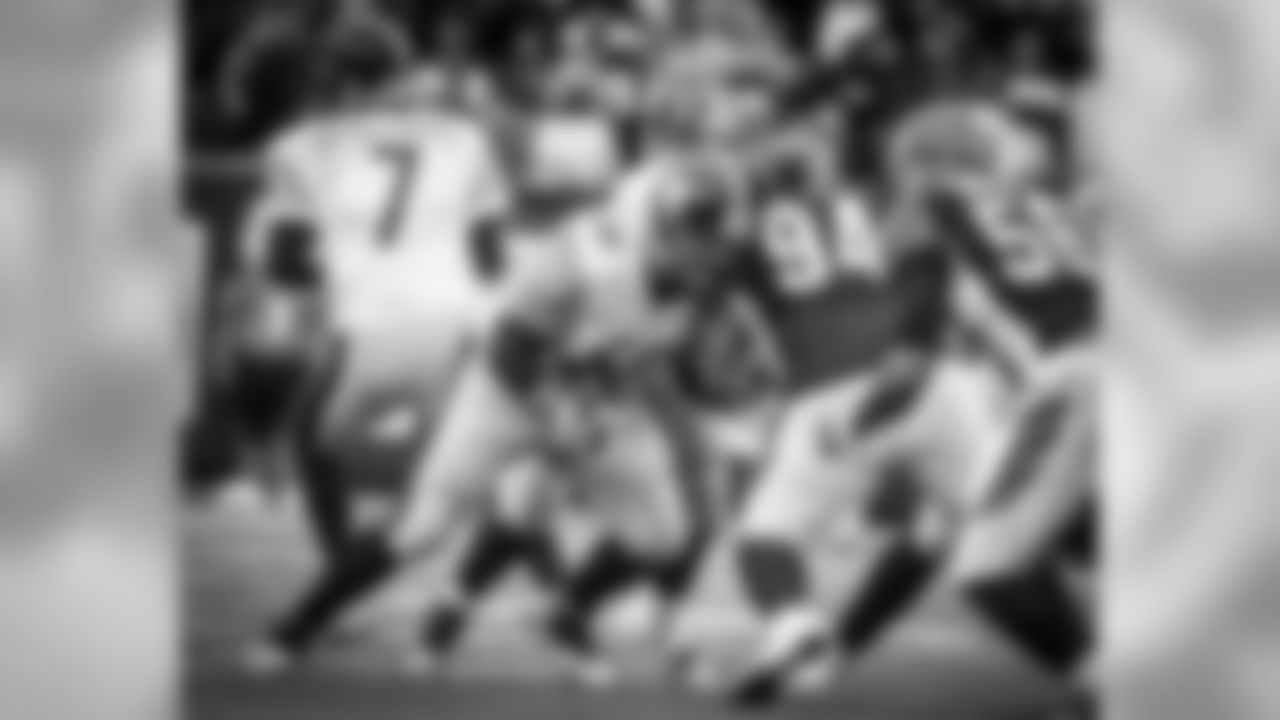 A Regular Season game between the Pittsburgh Steelers and the Cincinnati Bengals on Sunday December 18th 2016. The Steelers defeated the Bengals 24-20.