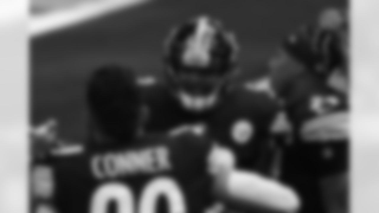 Pittsburgh Steelers center Maurkice Pouncey (53) during a regular season game between the Pittsburgh Steelers and the Dallas Cowboys, Sunday, Nov. 8, 2020 in Dallas, TX. (Caitlyn Epes / Pittsburgh Steelers)