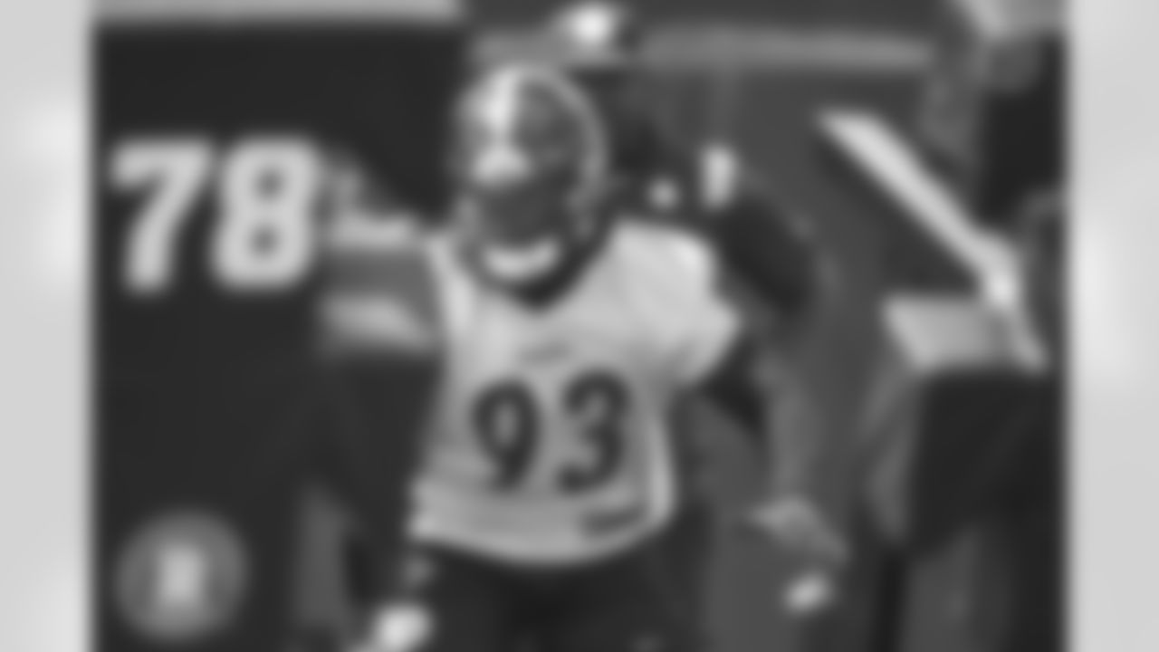 Pittsburgh Steelers linebacker Mark Robinson (93) during practice at the UPMC Rooney Sports Complex on Wednesday, Aug. 31, 2022 in Pittsburgh, PA. (Abigail Dean / Pittsburgh Steelers)