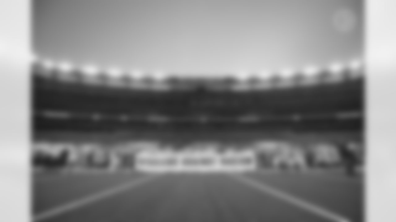 The Pittsburgh Steelers before a regular season game between the Pittsburgh Steelers and the New York Giants, Monday, Sept. 14, 2020 in East Rutherford, NJ. (Karl Roser / Pittsburgh Steelers)