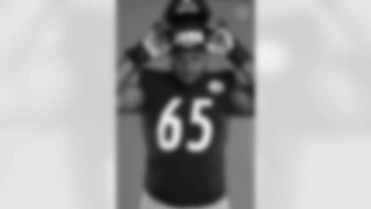 Pittsburgh Steelers offensive tackle Dan Moore Jr. (65) poses for a photo during the Steelers 2021 media day, Saturday, July 24, 2021 in Pittsburgh, PA. (Caitlyn Epes / Pittsburgh Steelers)