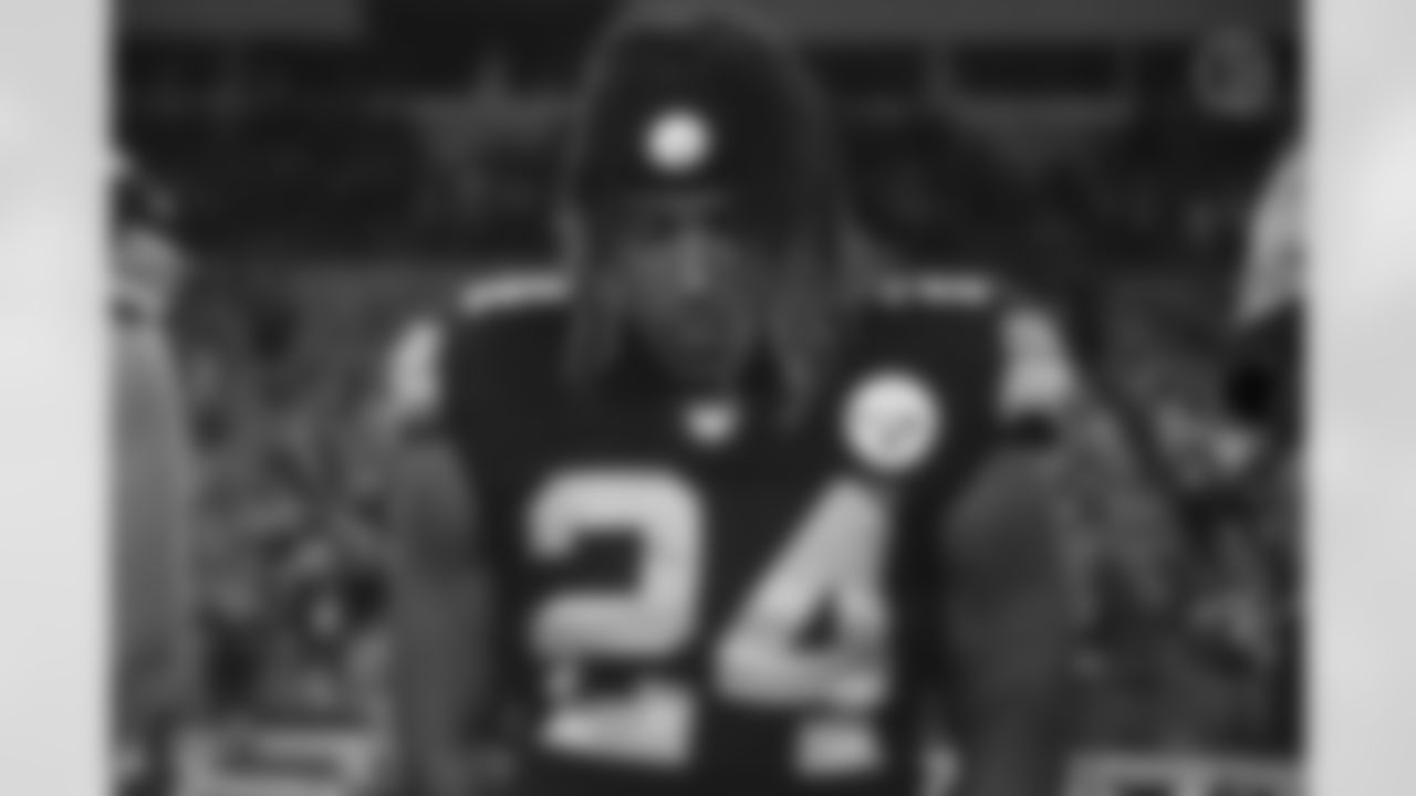 Pittsburgh Steelers running back Benny Snell Jr. (24) during a regular season game between the Pittsburgh Steelers and the Chicago Bears, Monday, Nov. 8, 2021 in Pittsburgh, PA. The Steelers beat the Bears 29-27. (Caitlyn Epes / Pittsburgh Steelers)