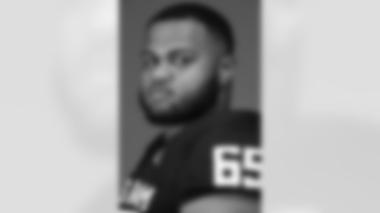 With the 128th pick in the 2021 NFL Draft, the Pittsburgh Steelers select OT Dan Moore from Texas A&M.
