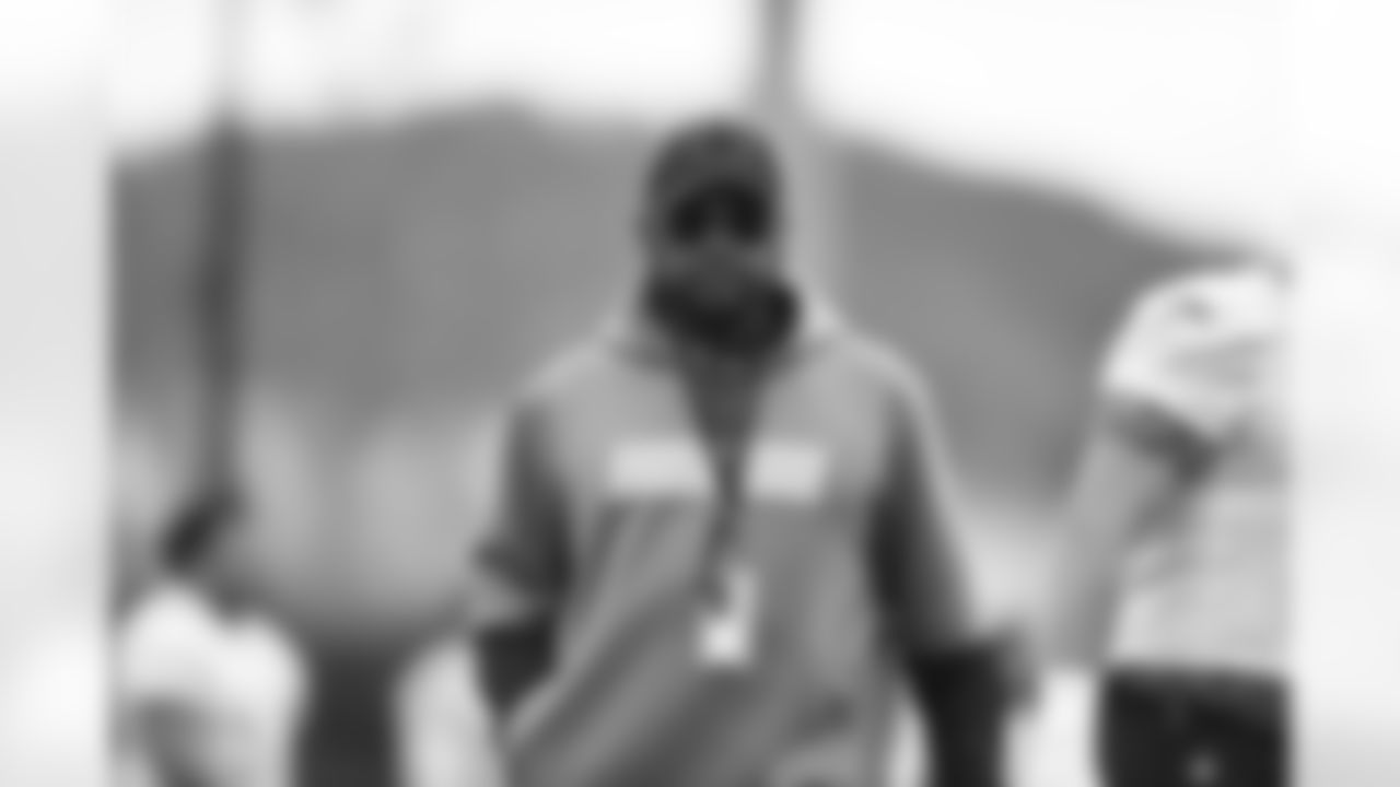 Pittsburgh Steelers Head Coach Mike Tomlin during practice at the UPMC Rooney Sports Complex preparing for a Week 8 matchup against the Cleveland Browns, Thursday, Oct. 28, 2021 in Pittsburgh, PA. (Karl Roser / Pittsburgh Steelers)
