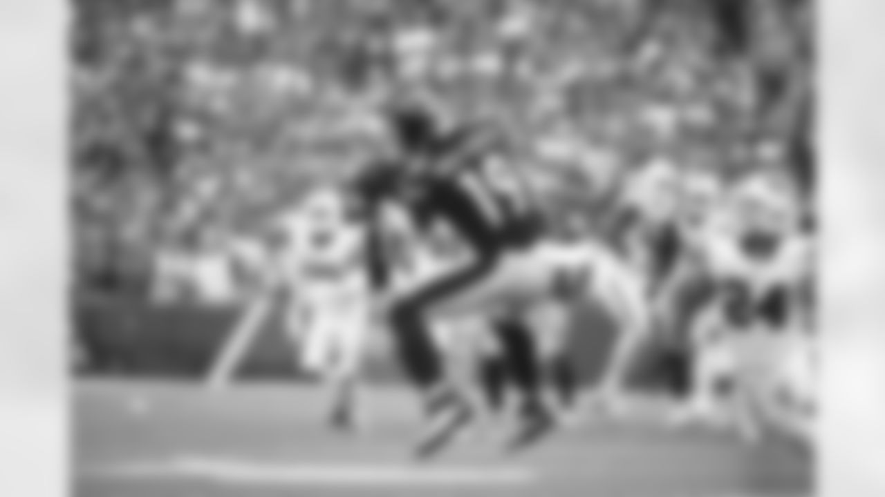 ]ps19\during a regular season game between the Pittsburgh Steelers and the Buffalo Bills, Sunday, Sept. 12, 2021 in Buffalo, NY. (Caitlyn Epes / Pittsburgh Steelers)