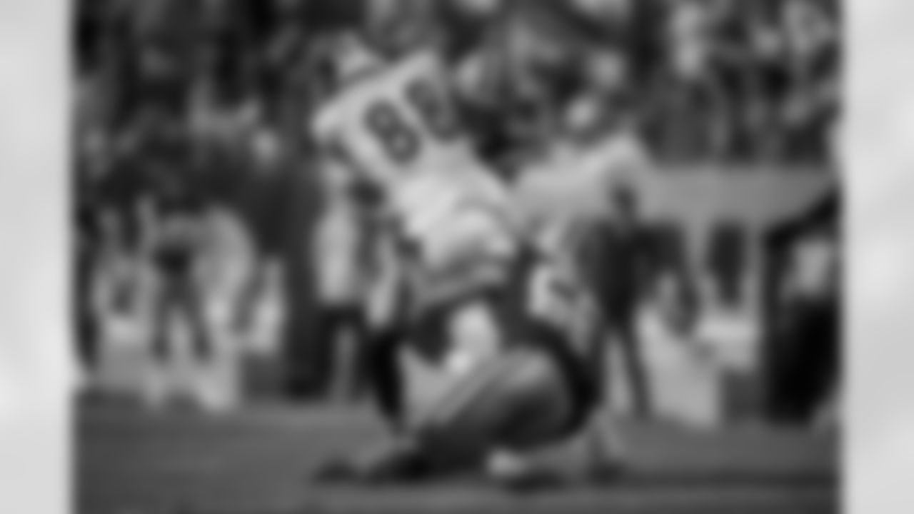 Pittsburgh Steelers tight end Pat Freiermuth (88) during a regular season game between the Pittsburgh Steelers and the Cleveland Browns, Sunday, Oct. 31, 2021 in Cleveland, OH. The Steelers beat the Browns 15-10. (Karl Roser / Pittsburgh Steelers)