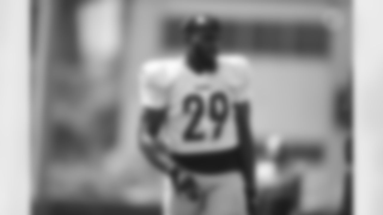 Pittsburgh Steelers running back Wendell Smallwood (29) practices at the UPMC Rooney Sports Complex preparing for a Week 1 matchup against the New York Giants, Wednesday, Sept. 9, 2020 in Pittsburgh, PA. (Karl Roser / Pittsburgh Steelers)