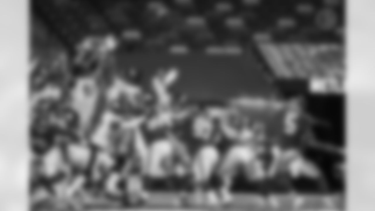 The Pittsburgh Steelers attempt to block a field goal attempt during a regular season game between the Pittsburgh Steelers and the New York Giants, Monday, Sept. 14, 2020 in East Rutherford, NJ. (Karl Roser / Pittsburgh Steelers)