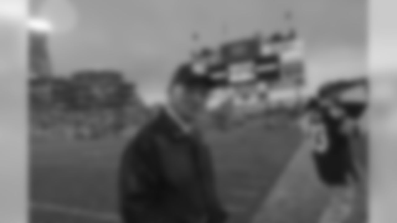 A portrait of Dan Rooney prior to the Steelers 1000th game.