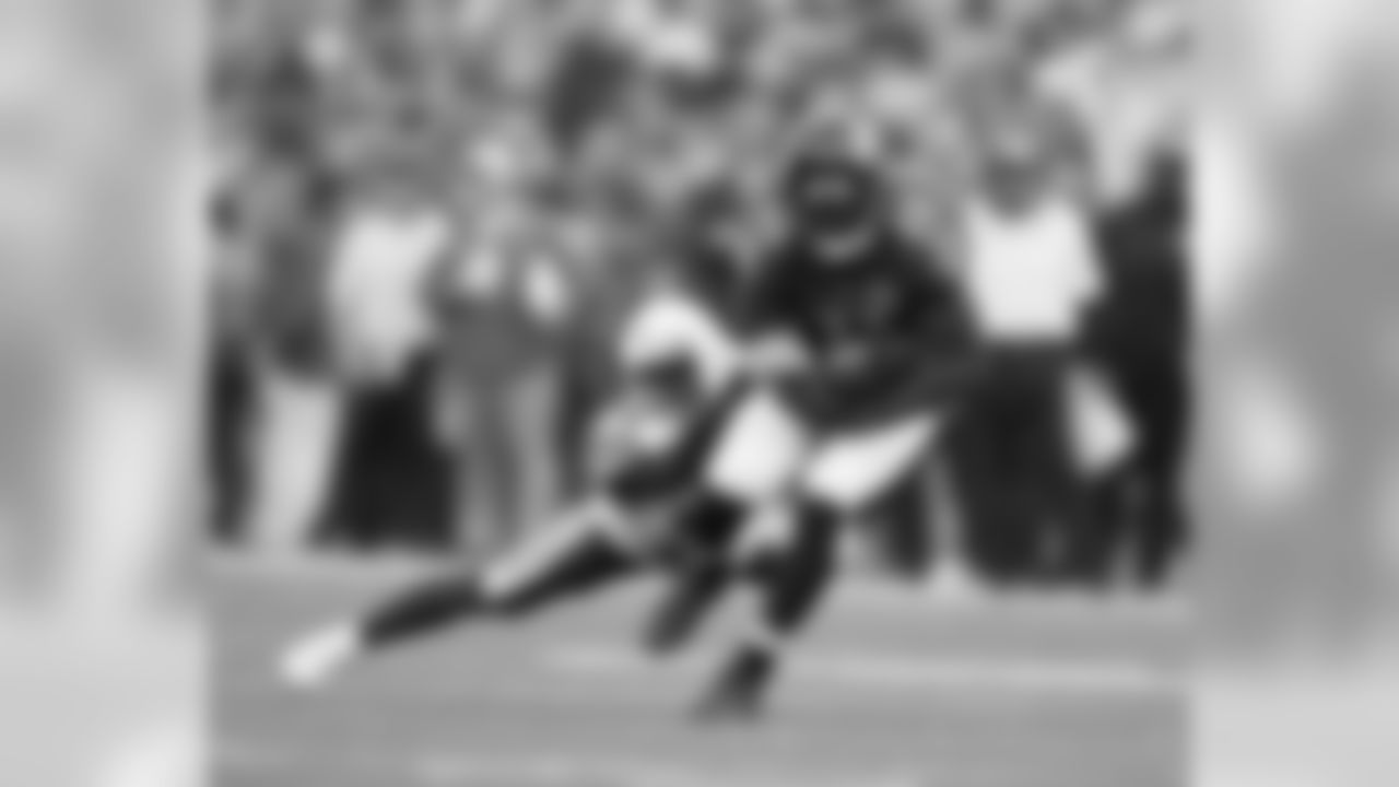 WR Kamar Aiken leads all Ravens pass catchers in receptions (62) and receiving yards (802). Aiken also has 5 receiving touchdowns on the season.