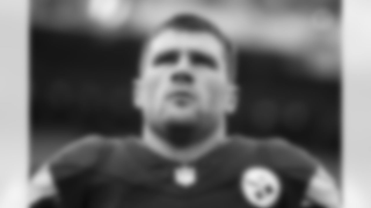 Pittsburgh Steelers linebacker T.J. Watt (90) prior to a regular season game between the Pittsburgh Steelers and the Baltimore Ravens, Sunday, Oct. 8, 2023 in Pittsburgh, PA. The Steelers defeated the Ravens 17-10. (Abigail Dean / Pittsburgh Steelers)