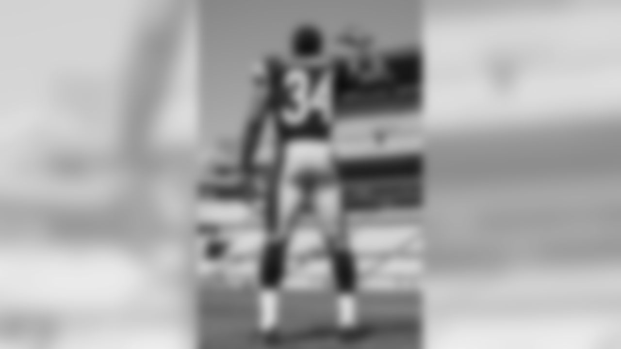 2018_TerrellEdmunds_UNI_0524kr_0010