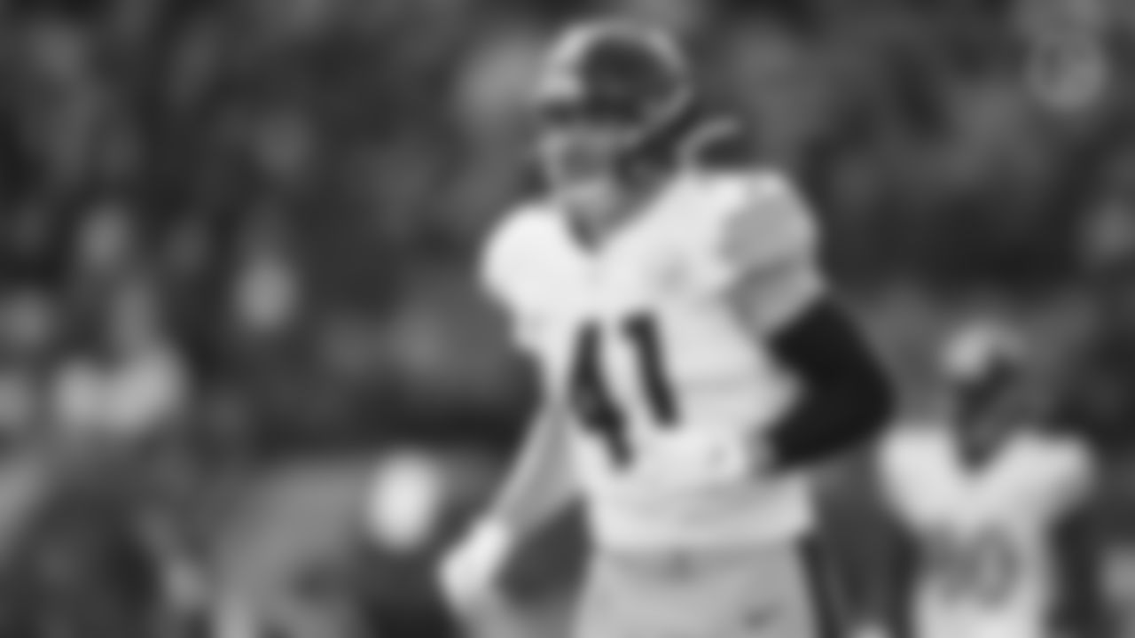 LB Robert Spillane - No. 41