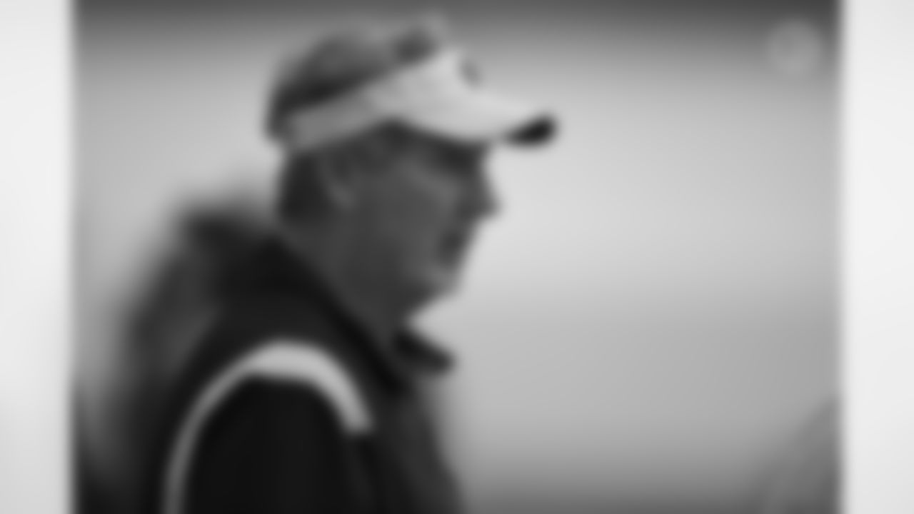 Pittsburgh Steelers Defensive Coordinator Keith Butler during practice at the UPMC Rooney Sports Complex, Wednesday, Sept. 1, 2021 in Pittsburgh, PA. (Karl Roser / Pittsburgh Steelers)