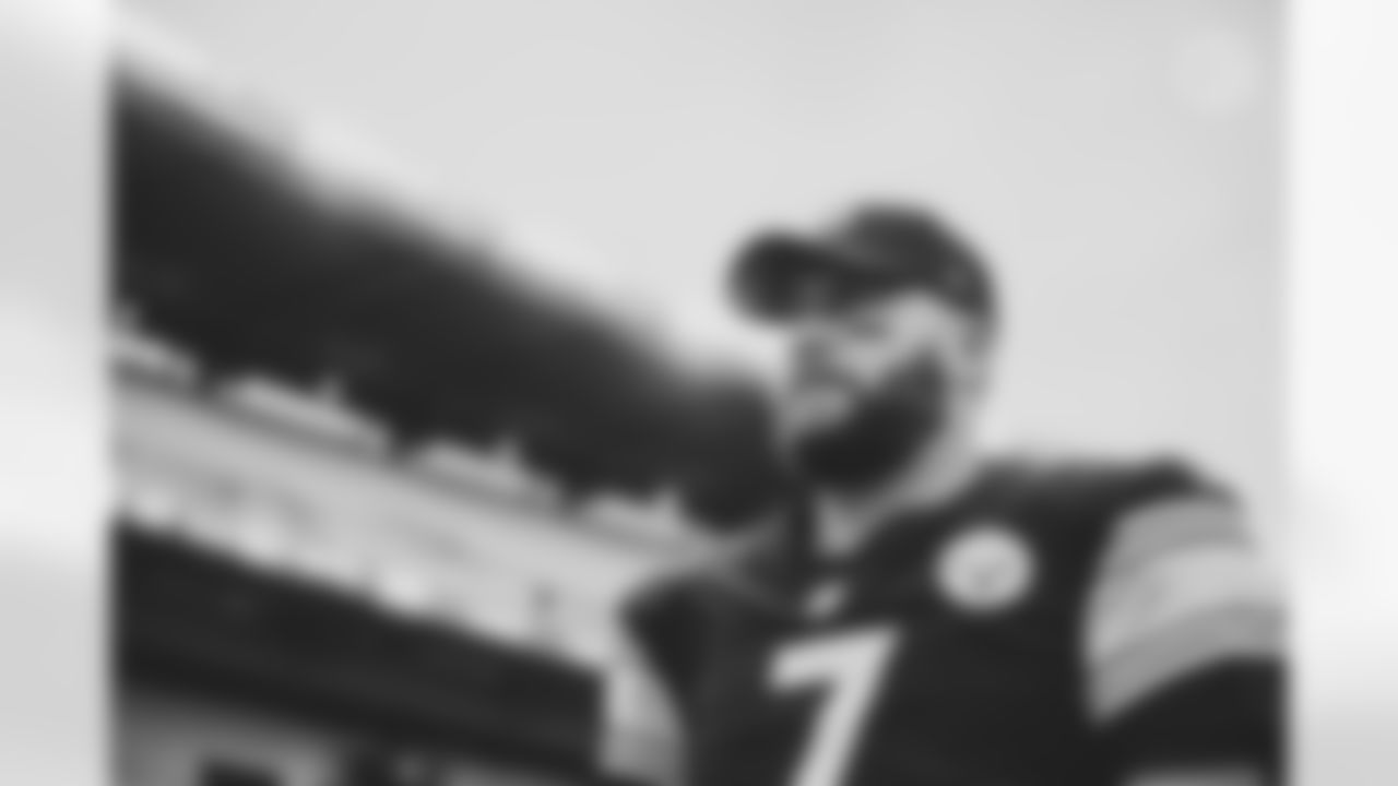 Pittsburgh Steelers quarterback Ben Roethlisberger (7) during a regular season game between the Pittsburgh Steelers and the Philadelphia Eagles, Sunday, Oct. 11, 2020 in Pittsburgh, PA. The Steelers defeated the Eagles 38-29. (Karl Roser / Pittsburgh Steelers)