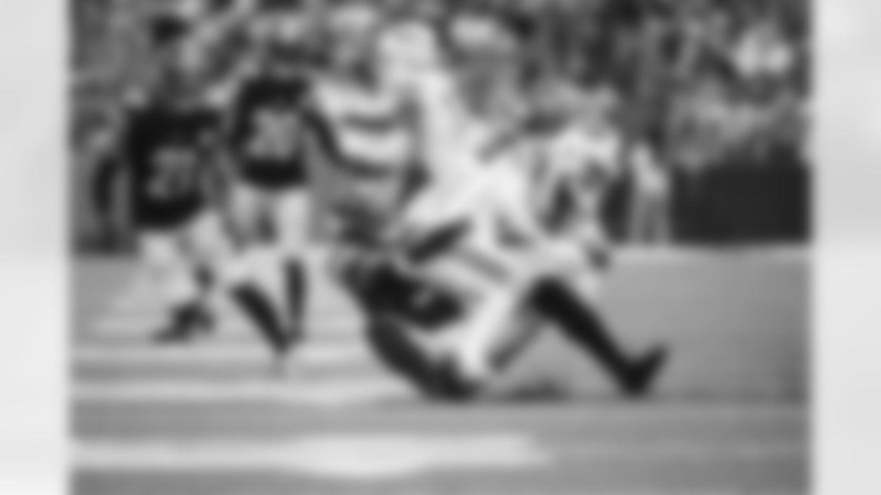 Pittsburgh Steelers linebacker Devin Bush (55) during a regular season game between the Pittsburgh Steelers and the Buffalo Bills, Sunday, Sept. 12, 2021 in Buffalo, NY. The Steelers beat the Bills 23-16. (Caitlyn Epes / Pittsburgh Steelers)