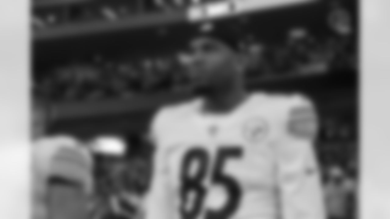 Pittsburgh Steelers tight end Eric Ebron (85) during a regular season game between the Pittsburgh Steelers and the Los Angeles Chargers, Sunday, Nov. 21, 2021 in Inglewood, CA. The Chargers beat the Steelers 41-37. (Will Navarro / Pittsburgh Steelers)