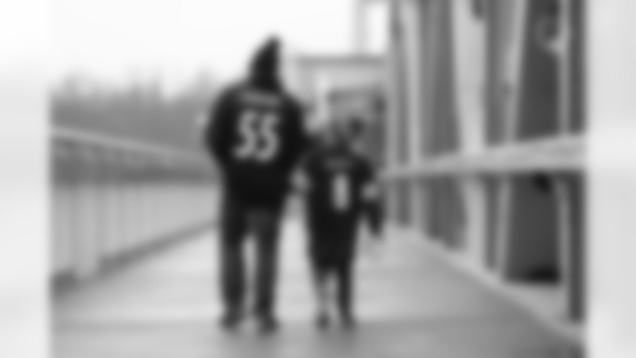 Fans walking to Acrisure Stadium during a regular season game between the Pittsburgh Steelers and the Baltimore Ravens, Sunday, Dec. 11, 2022 in Pittsburgh, PA. (Jared Wickerham / Pittsburgh Steelers)