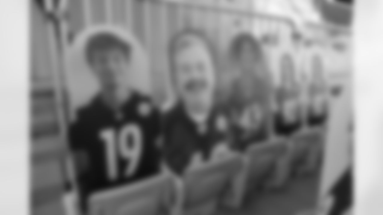 Fan cutouts at Heinz Field on Friday, Nov. 13, 2020 in Pittsburgh, PA. (Caitlyn Epes / Pittsburgh Steelers)
