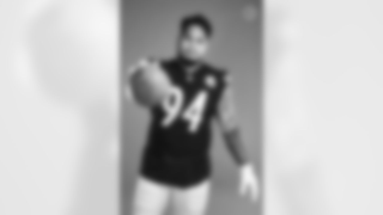 Pittsburgh Steelers nose tackle Tyson Alualu (94) poses for a photo during the Steelers 2021 media day, Saturday, July 24, 2021 in Pittsburgh, PA. (Caitlyn Epes / Pittsburgh Steelers)
