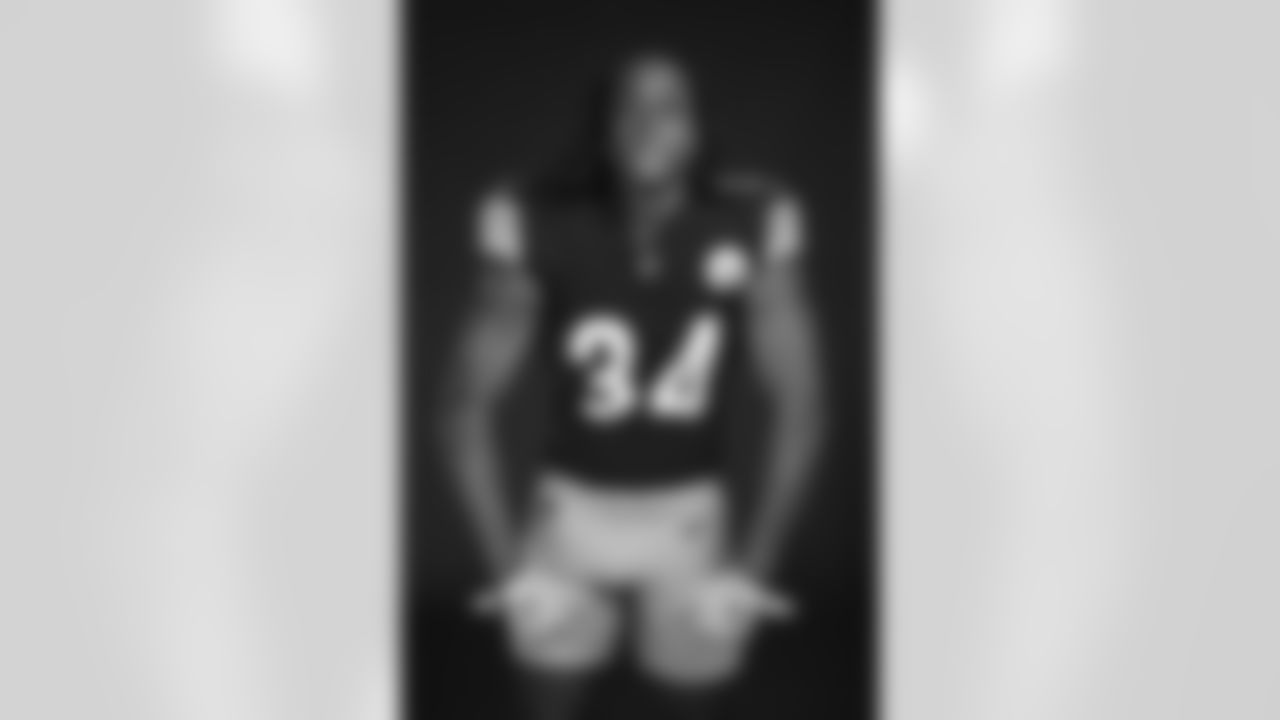 Pittsburgh Steelers safety Terrell Edmunds (34) poses for a photo during the Pittsburgh Steelers 2022 media day, on Thursday, July 28, 2022 in Latrobe, PA. (Abigail Dean / Pittsburgh Steelers)