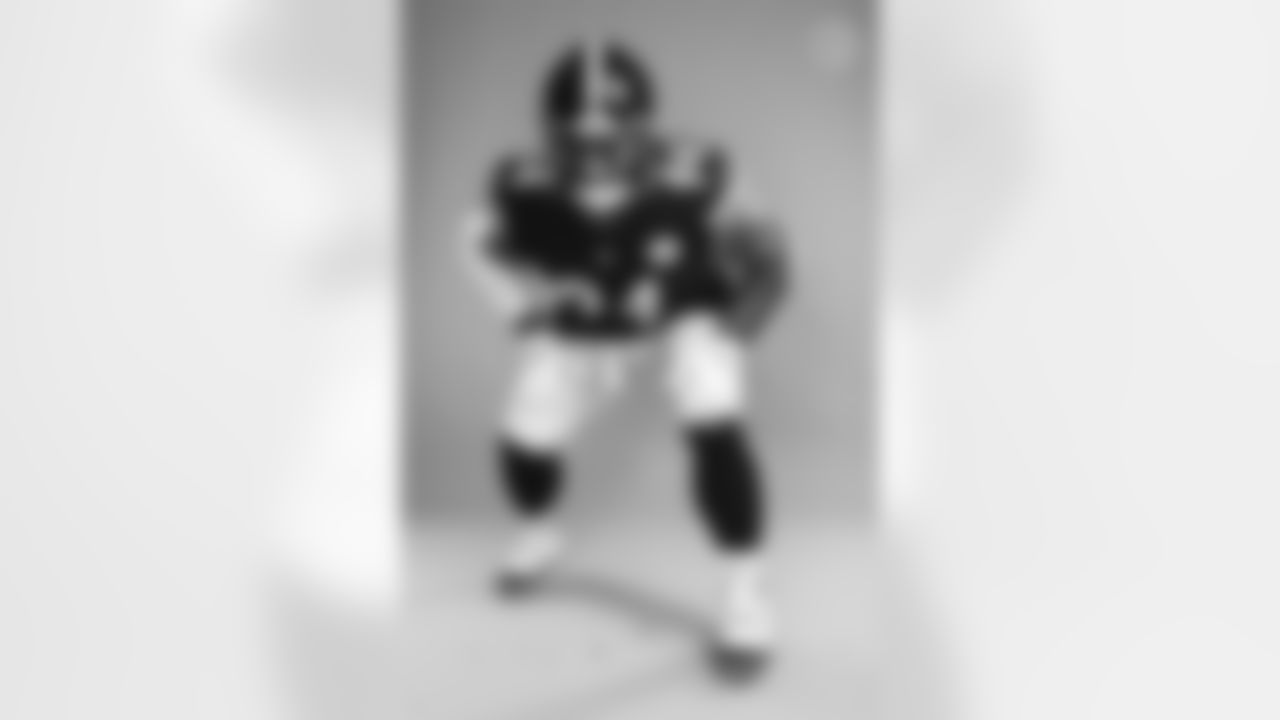 Pittsburgh Steelers nose tackle Tyson Alualu (94) poses for a photo during the Steelers 2021 media day, Saturday, July 24, 2021 in Pittsburgh, PA. (Caitlyn Epes / Pittsburgh Steelers)