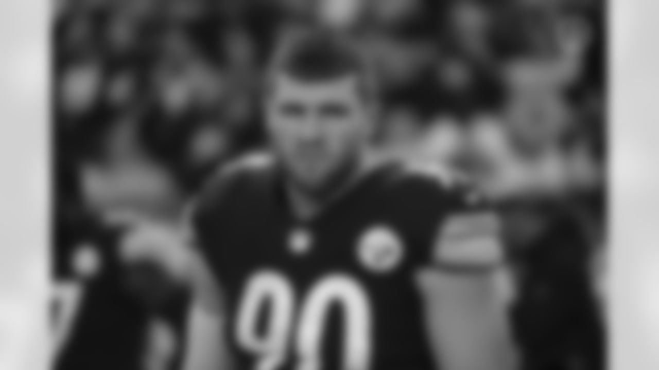 Pittsburgh Steelers linebacker T.J. Watt (90) during a regular season game between the Pittsburgh Steelers and the Baltimore Ravens, Sunday, Dec. 5, 2021 in Pittsburgh, PA. The Steelers beat the Ravens 20-19. (Caitlyn Epes / Pittsburgh Steelers)
