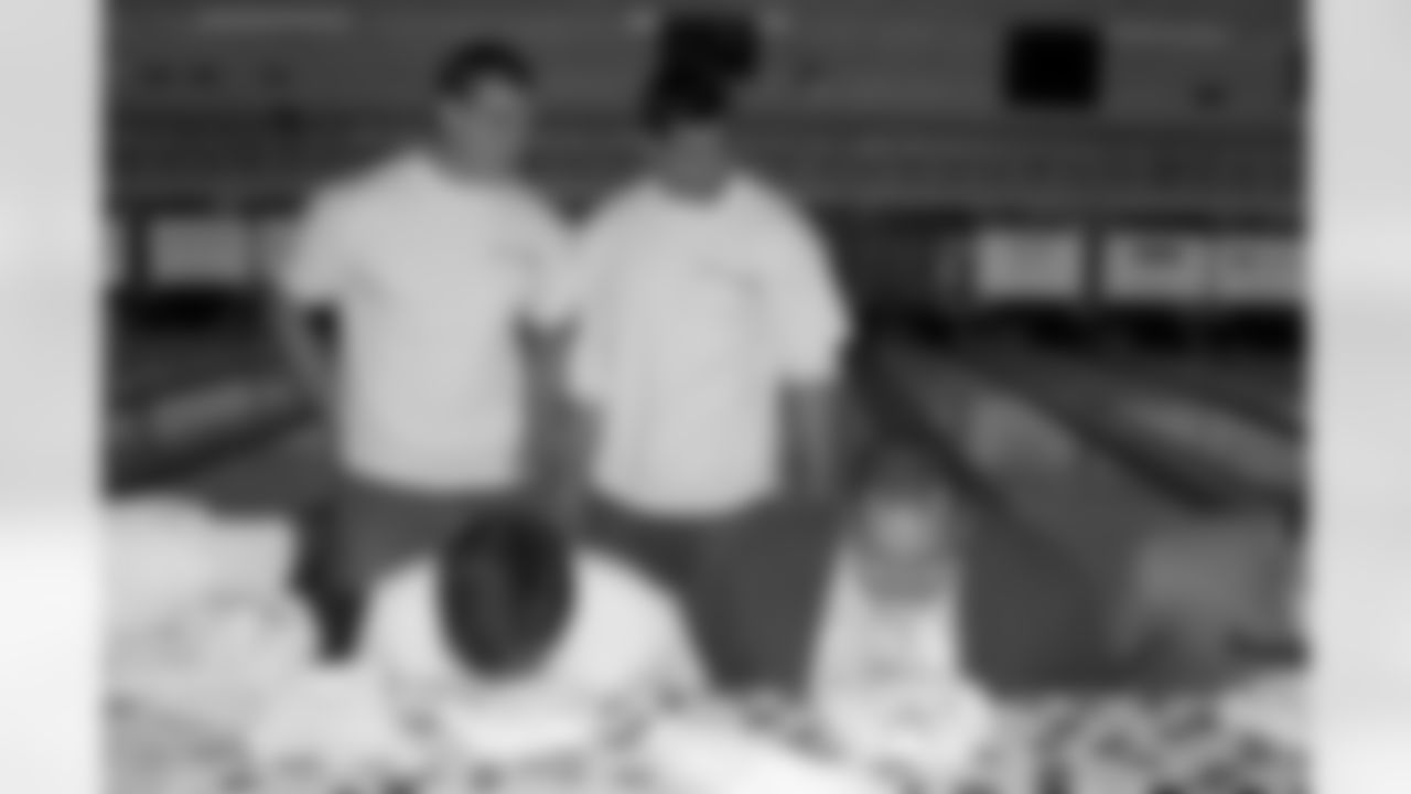 08_BigBrother_Sister_Bowl_21