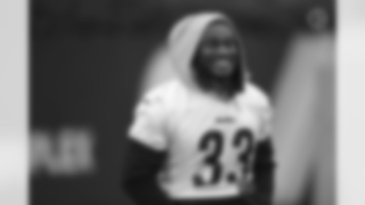 Pittsburgh Steelers running back Trey Edmunds (33) during practice at the UPMC Rooney Sports Complex preparing for a Week 12 matchup against the Cincinnati Bengals, Friday, Nov. 26, 2021 in Pittsburgh, PA. (Karl Roser / Pittsburgh Steelers)