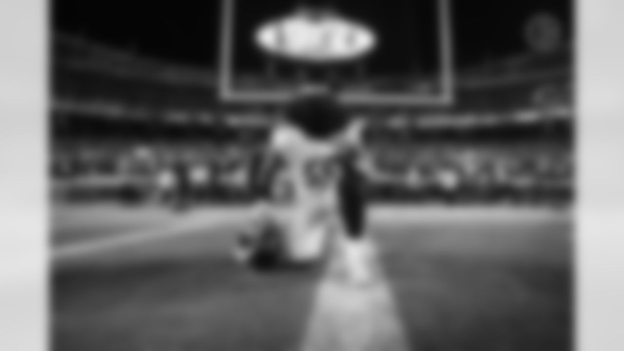 Pittsburgh Steelers linebacker Devin Bush (55) during a postseason Wild Card Round game between the Pittsburgh Steelers and the Kansas City Chiefs, Sunday, Jan. 16, 2022 in Kansas City, MO. The Steelers lost to the Chiefs 21-42. (Caitlyn Epes / Pittsburgh Steelers)