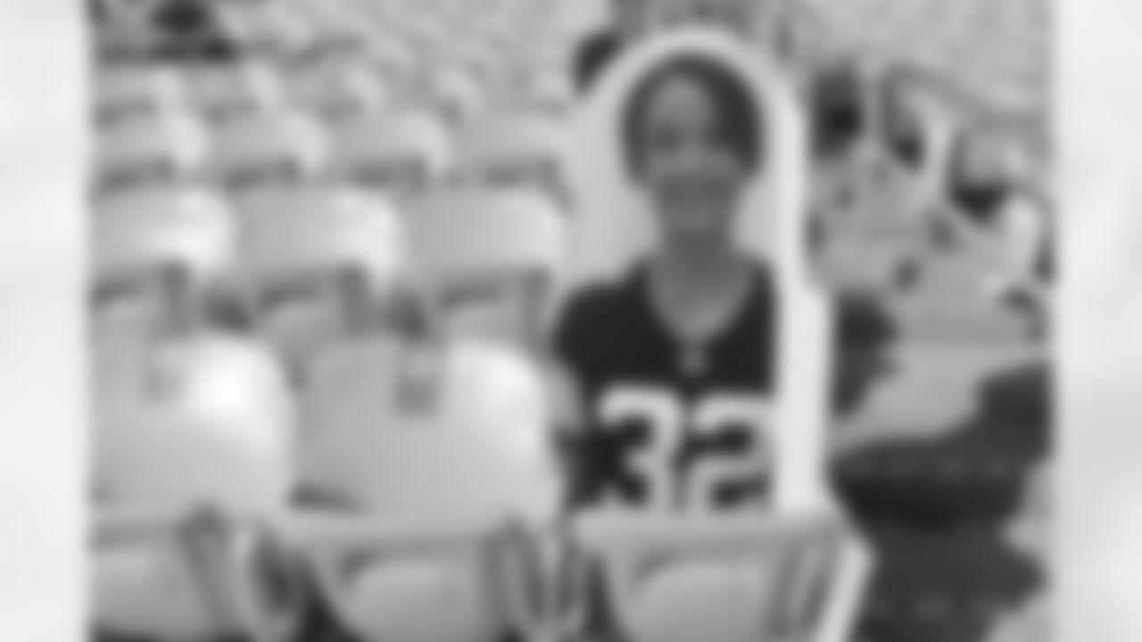 Fan cutouts at Heinz Field on Friday, Nov. 13, 2020 in Pittsburgh, PA. (Caitlyn Epes / Pittsburgh Steelers)
