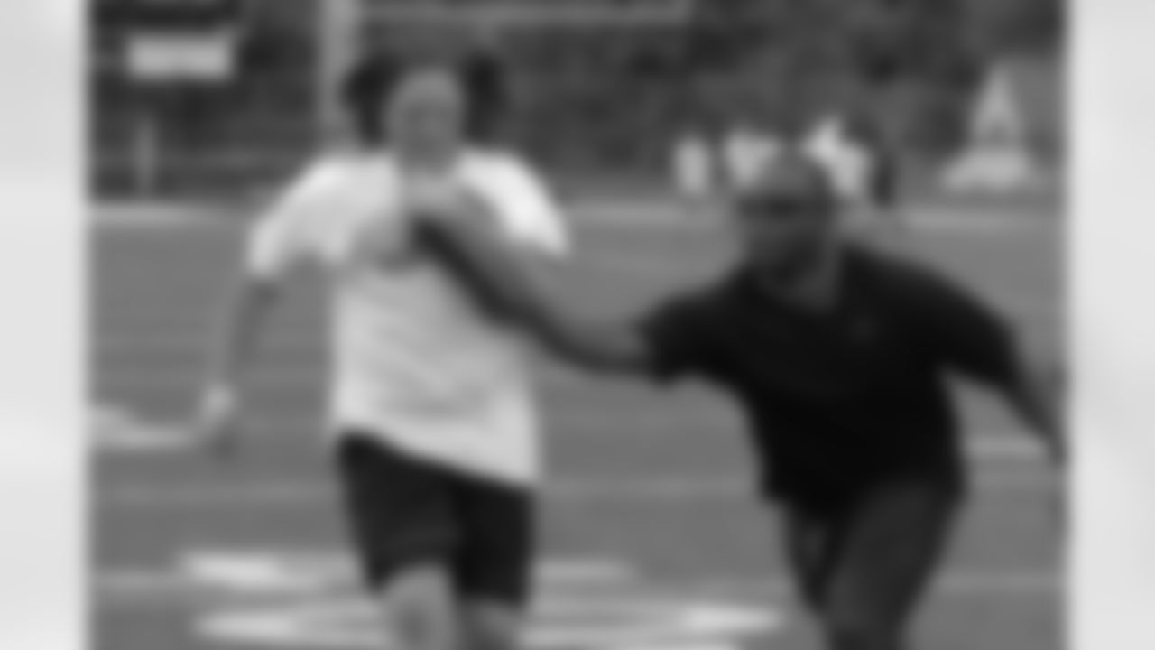 2010_steelers_youth_camp_calu