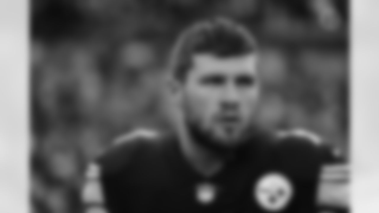 Pittsburgh Steelers linebacker T.J. Watt (90) during a regular season game between the Pittsburgh Steelers and the Detroit Lions, Sunday, Nov. 14, 2021 in Pittsburgh, PA. (Caitlyn Epes / Pittsburgh Steelers)